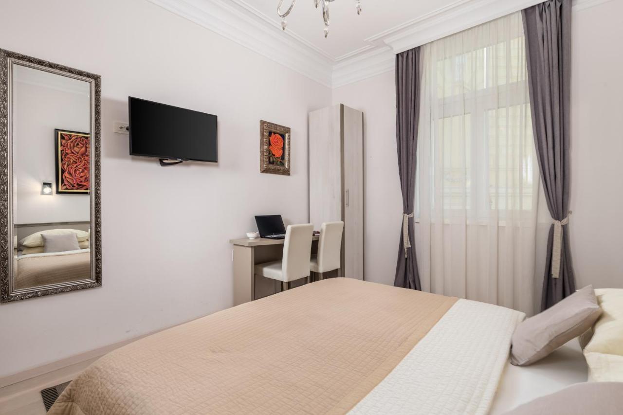 Villa Sokol Apartments Opatija Center Екстериор снимка