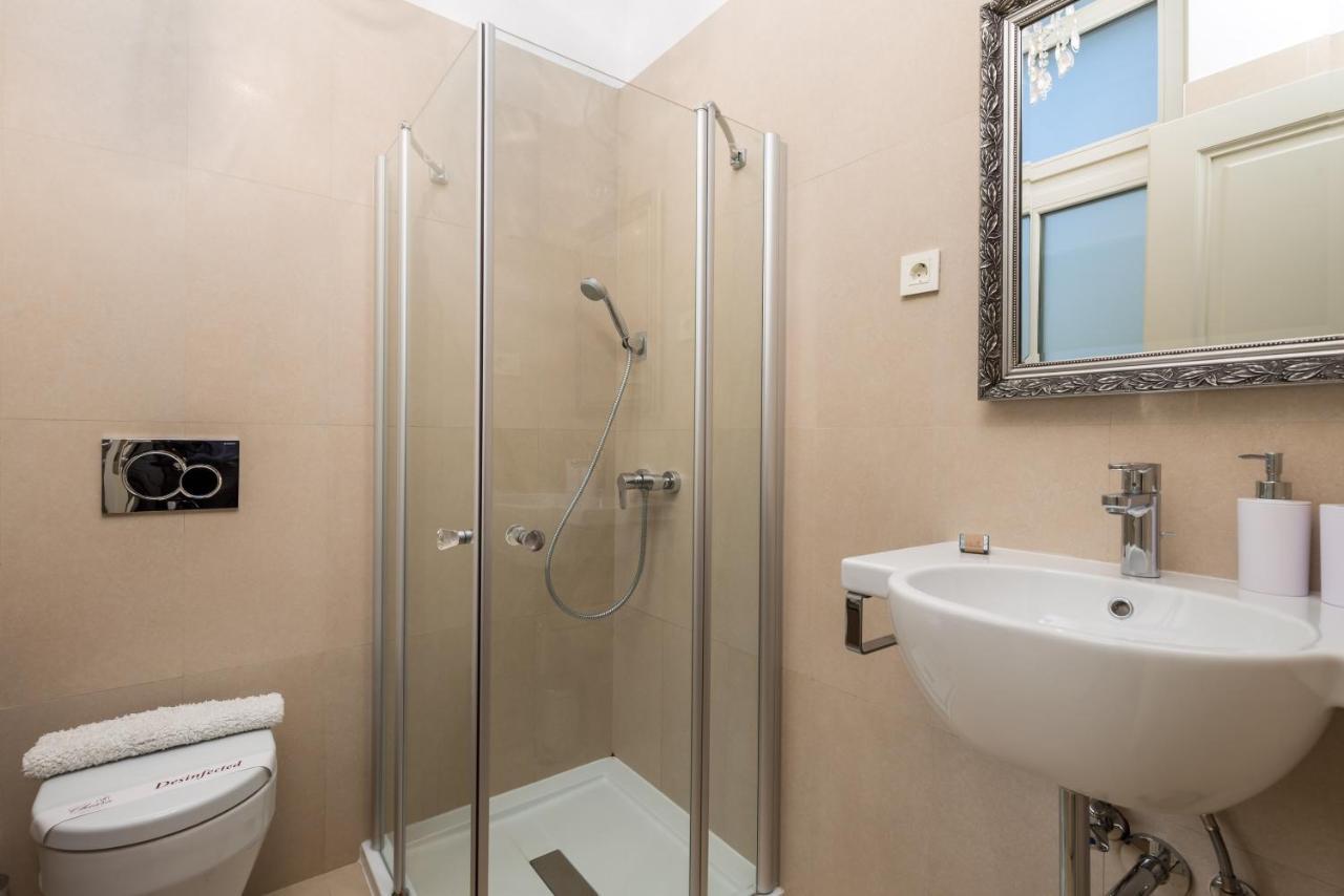Villa Sokol Apartments Opatija Center Екстериор снимка
